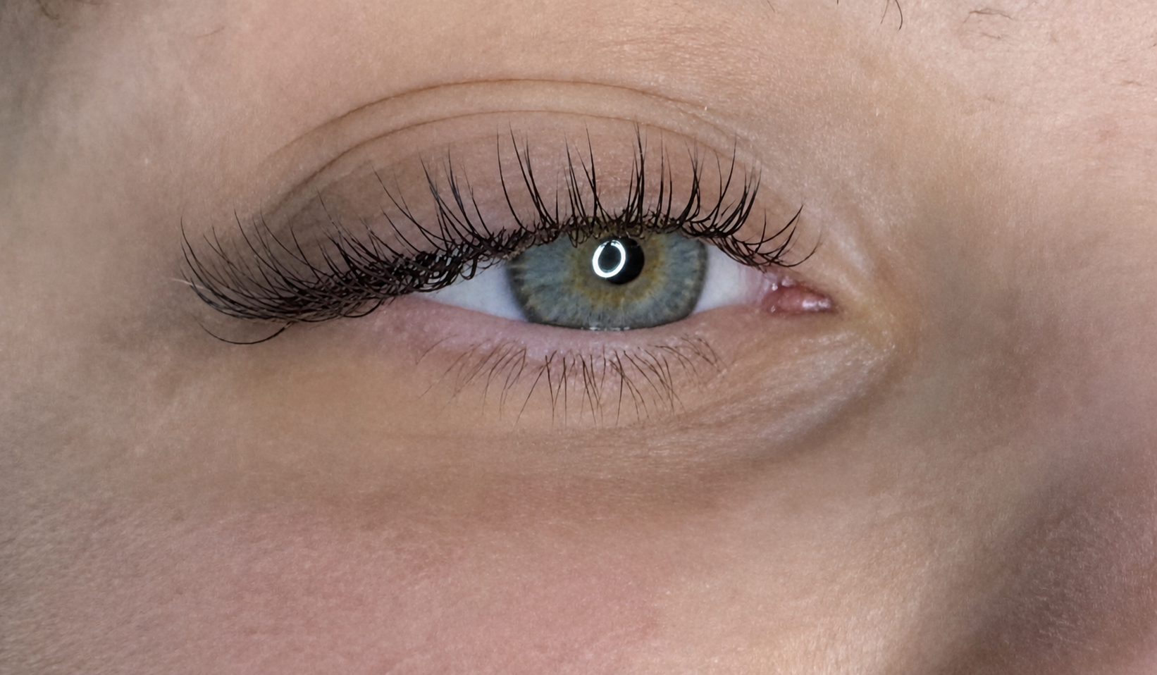 Wimpernverlängerung 1:1 Technik – natürlich verlängerte Wimpern